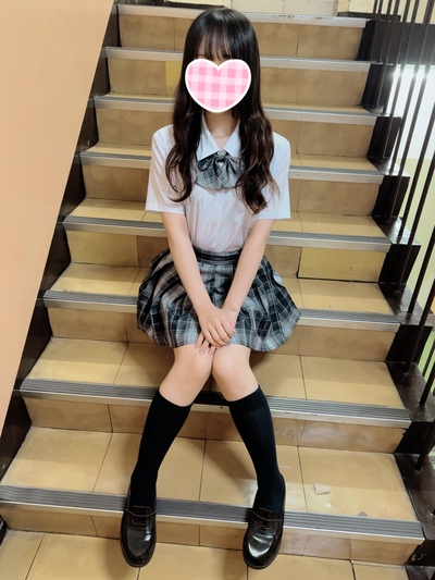 なつ お人よしグラドルお嬢様系さんの写真