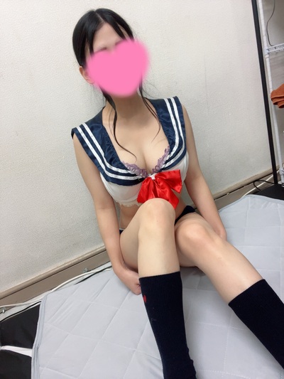 りょう　エステ🉑ガチウブ従順細身天然爆乳さんの写真
