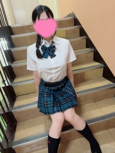 りょう　エステ🉑ガチウブ従順細身天然爆乳さんの写真